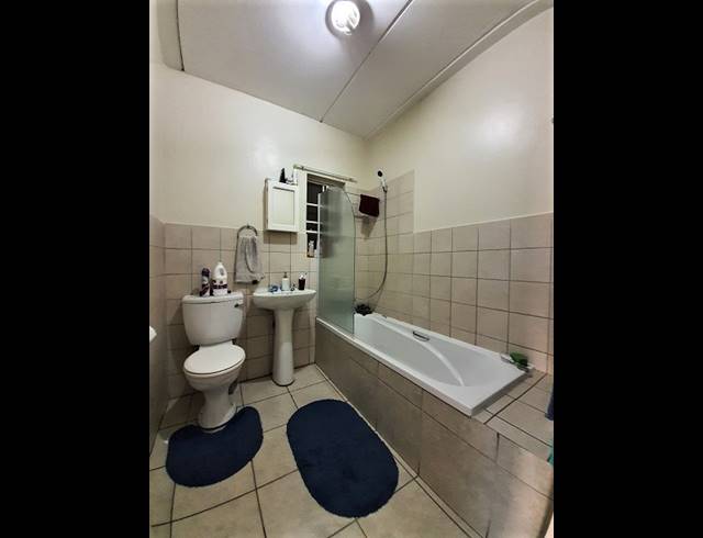 1 BEDROOM APARTMENT BLOCK TO LET IN HALFWAY HOUSE